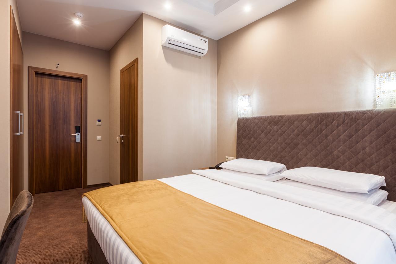 Crystal Hotel Kyiv Exterior photo